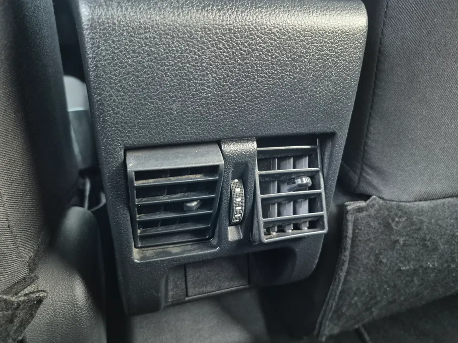 تويوتا يارس Y 2023