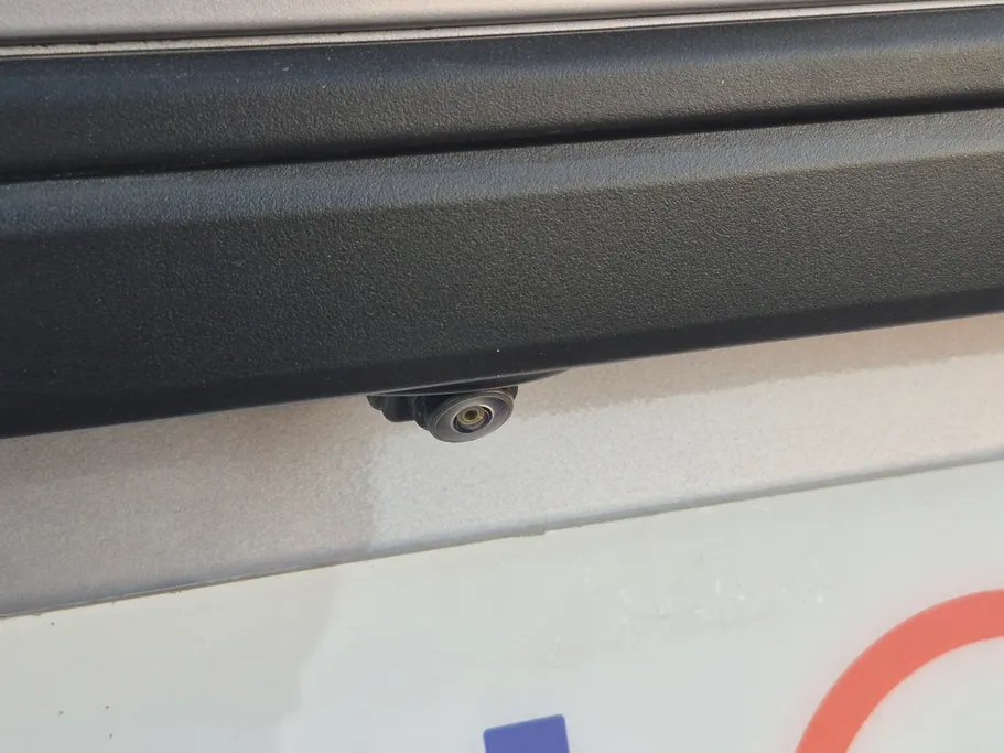 تويوتا يارس Y 2023