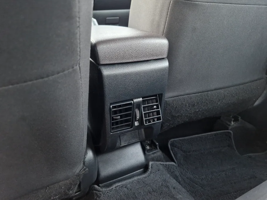 تويوتا يارس Y 2023