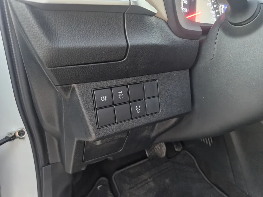 تويوتا يارس Y 2023