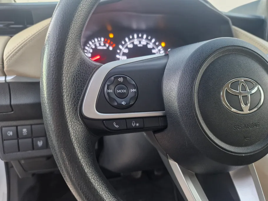 تويوتا يارس Y 2023