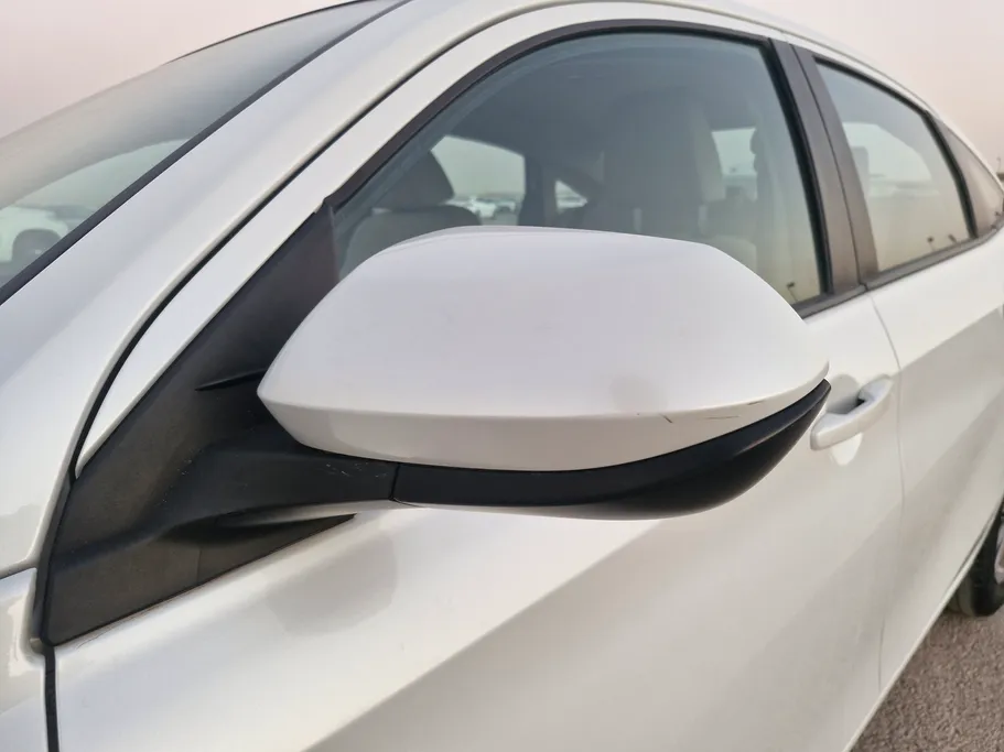 تويوتا يارس Y 2023