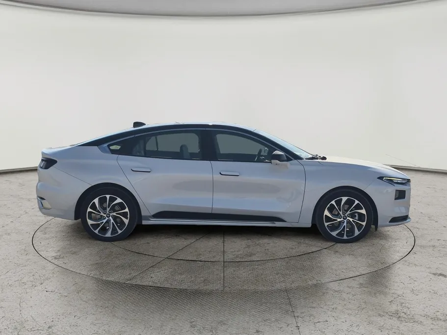 2025 Ford Taurus Titanium FHEV