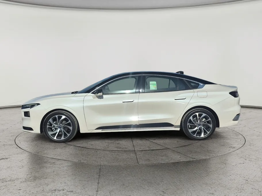 2025 Ford Taurus Titanium FHEV