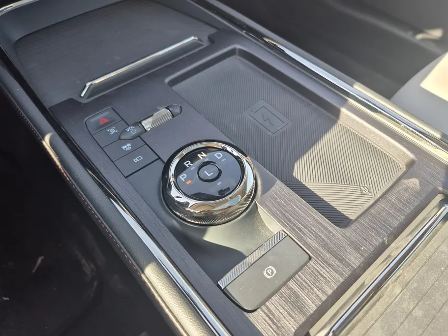 2025 Ford Taurus Titanium FHEV