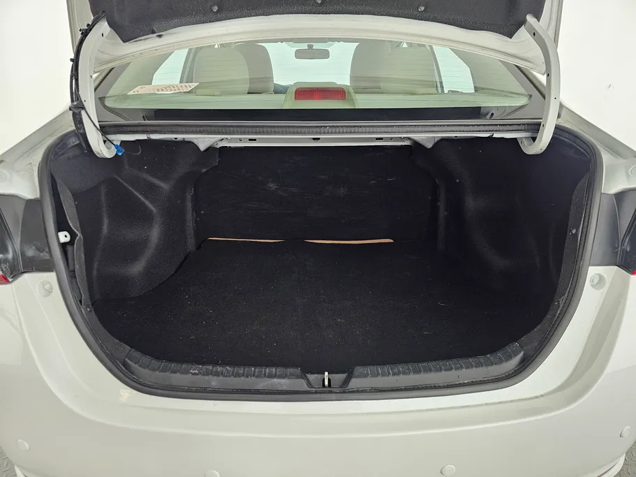 تويوتا يارس Y 2021 