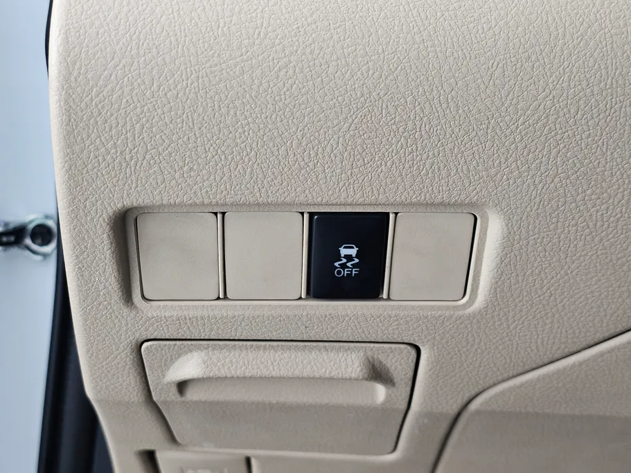 تويوتا يارس Y 2021 