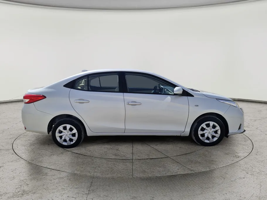 2021 Toyota Yaris  Y