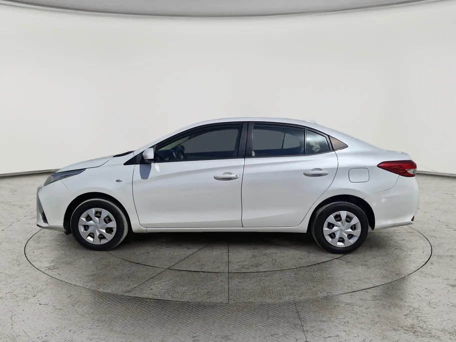 2021 Toyota Yaris  Y