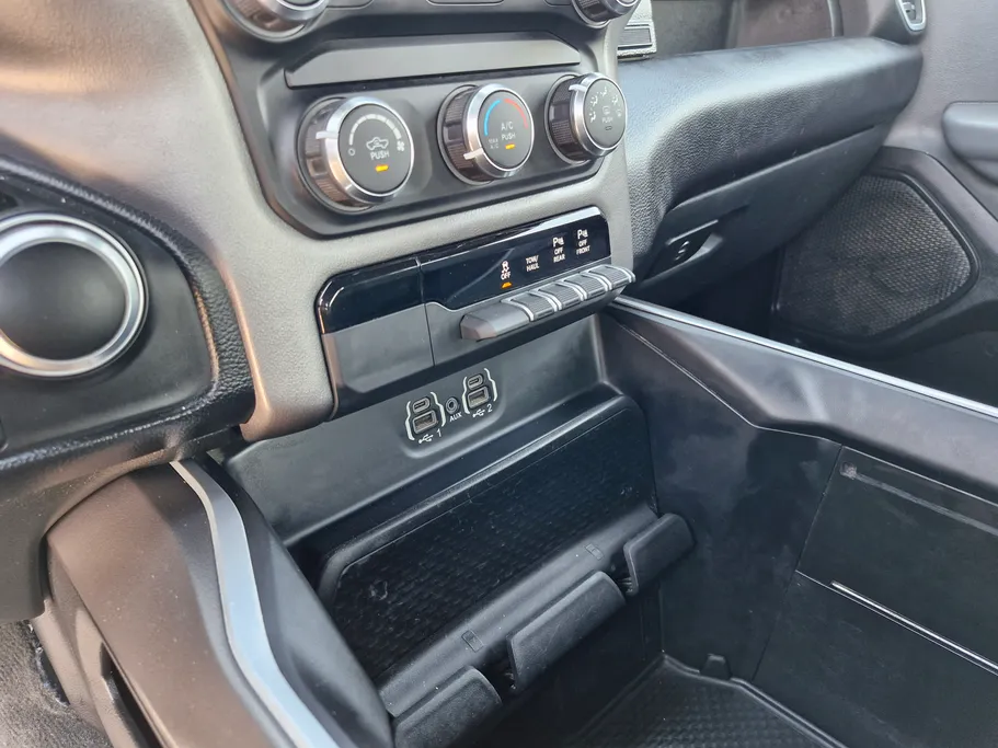 دودج رام BIGHORN 1500 2022 