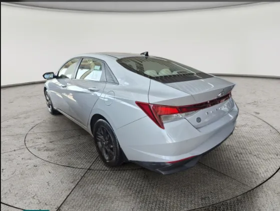 2023 Hyundai Elantra Smart 