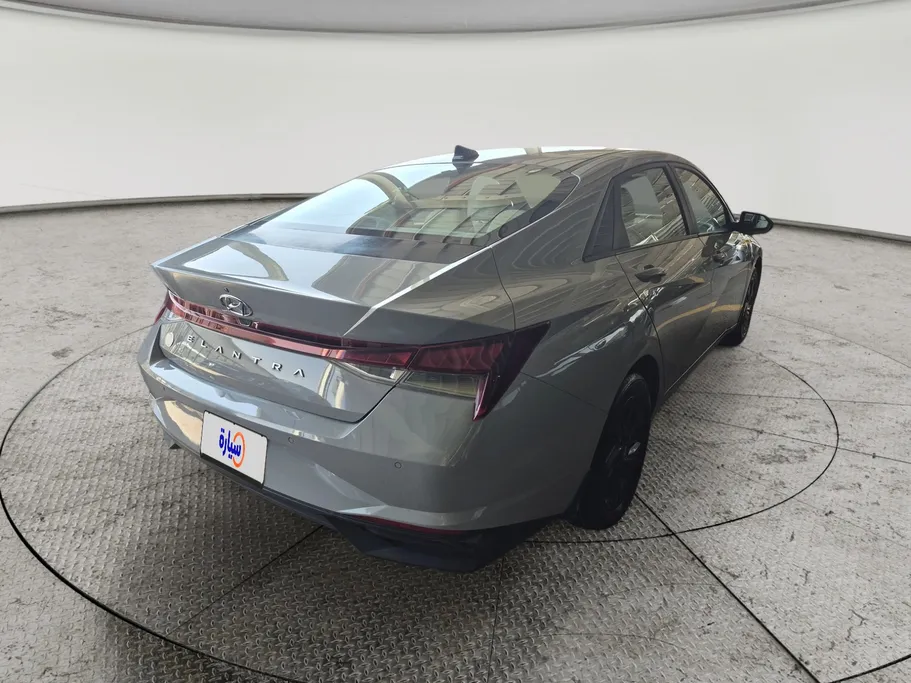 2023 Hyundai Elantra Smart 