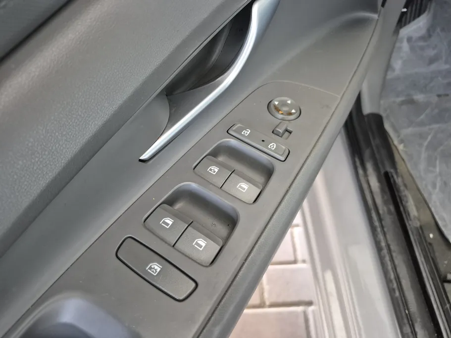 2023 Hyundai Elantra Smart 