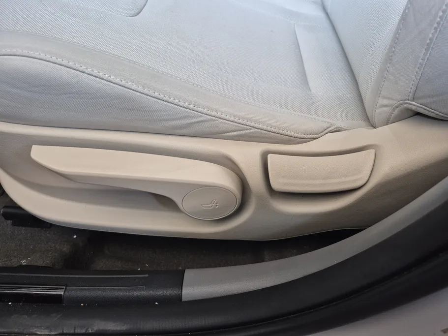 2023 Hyundai Elantra Smart 