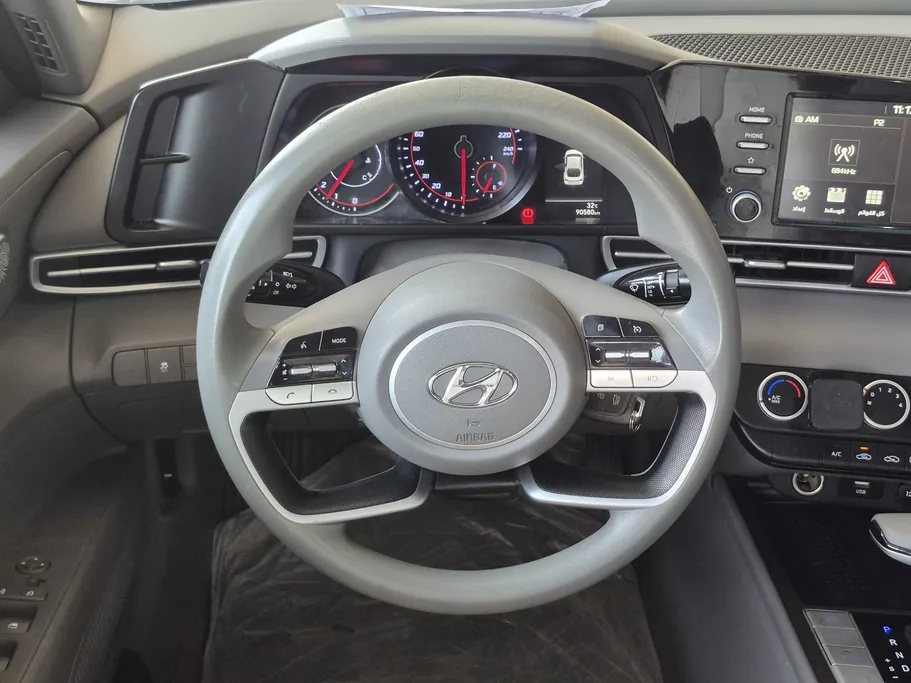 2023 Hyundai Elantra Smart 