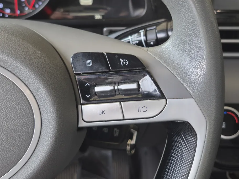 2023 Hyundai Elantra Smart 