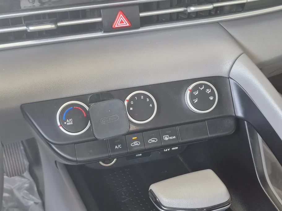 2023 Hyundai Elantra Smart 