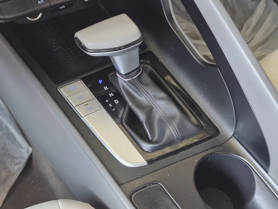 2023 Hyundai Elantra Smart 