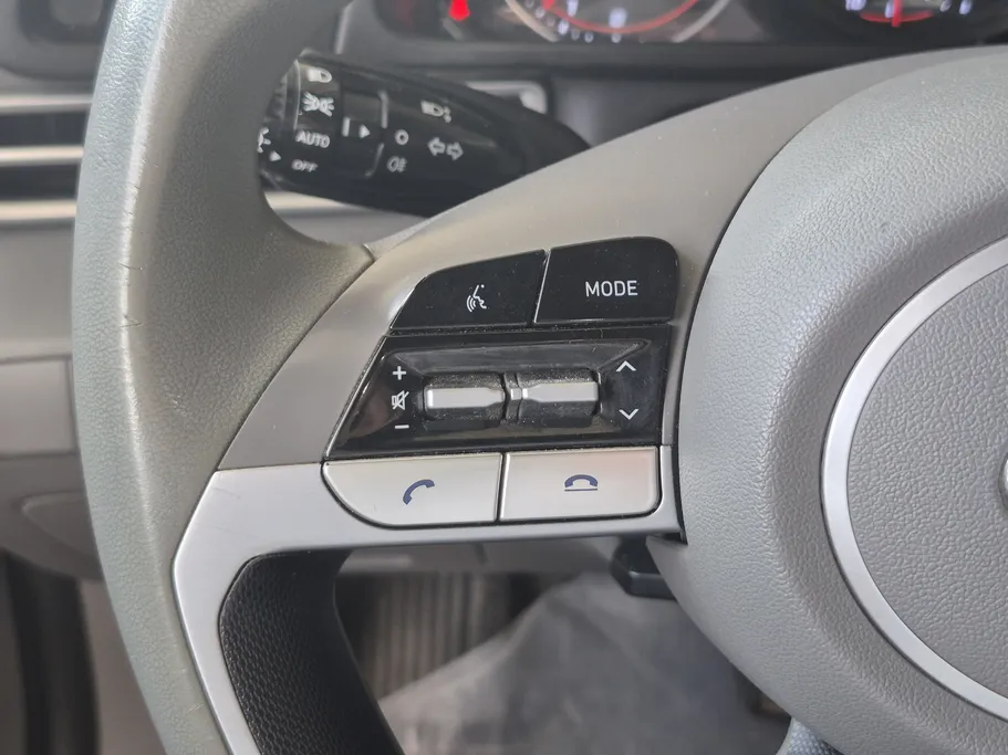 2023 Hyundai Elantra Smart 