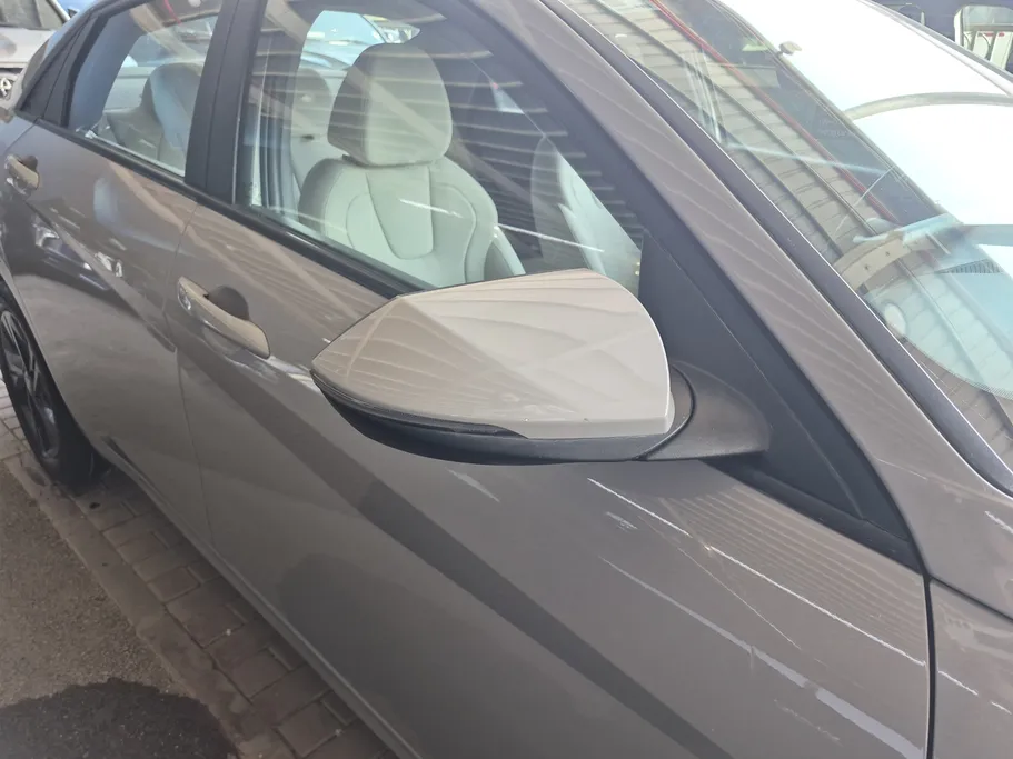 2023 Hyundai Elantra Smart 