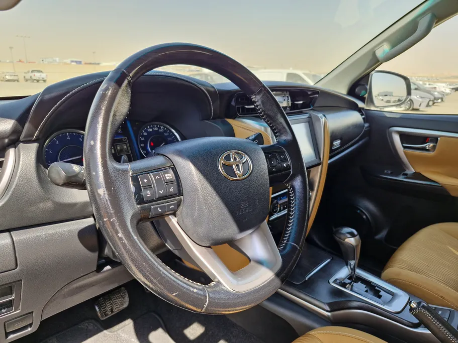 2022 Toyota Fortuner VX 