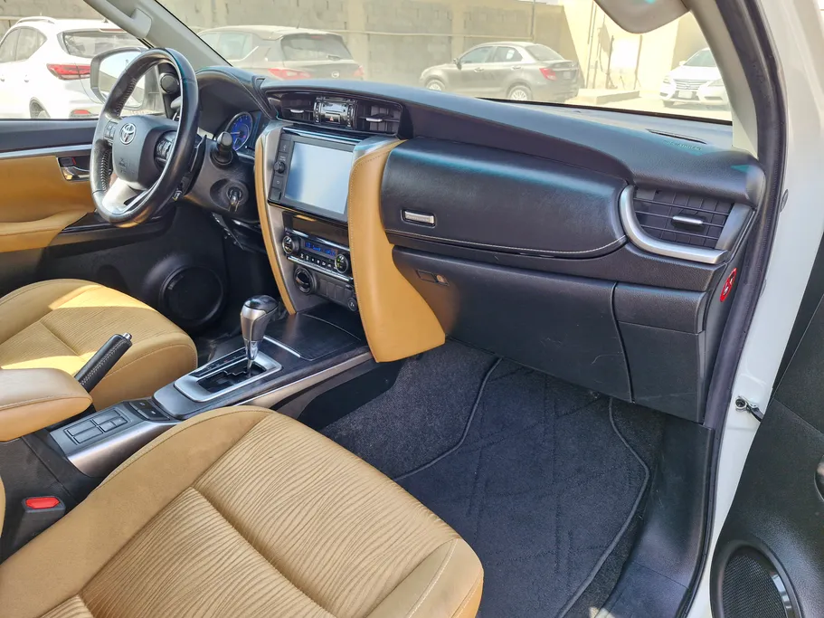 2022 Toyota Fortuner VX 