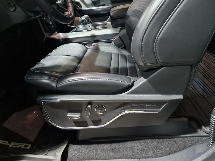 2025 Ford F150 Platinum