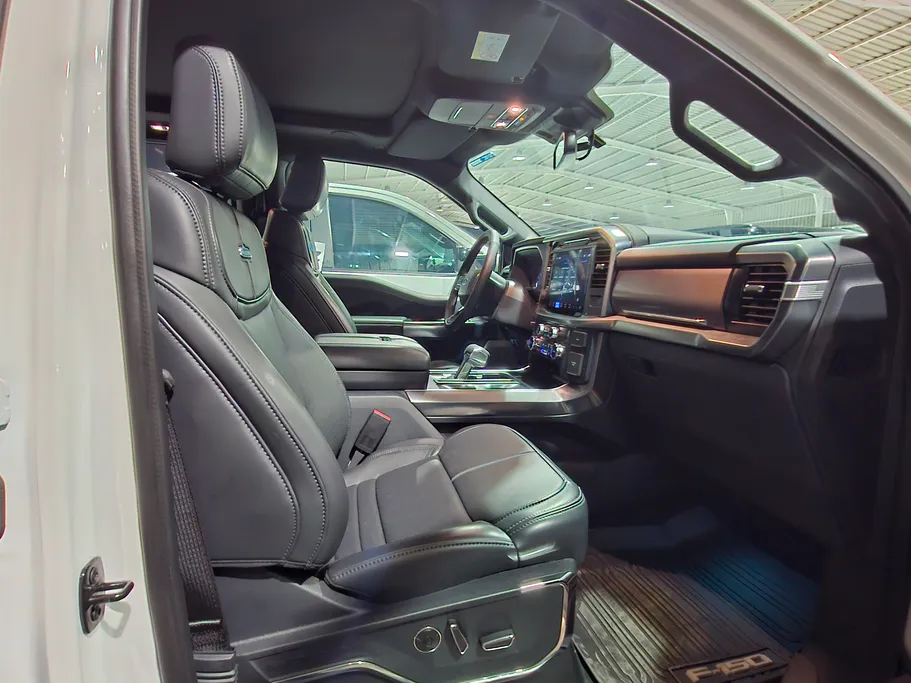 2025 Ford F150 Platinum