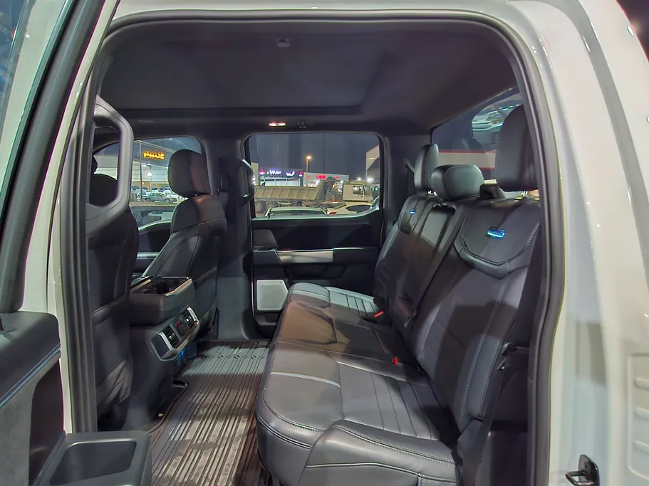 2025 Ford F150 Platinum