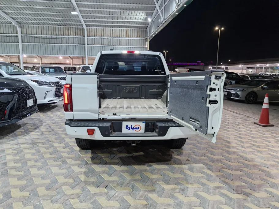 2025 Ford F150 Platinum