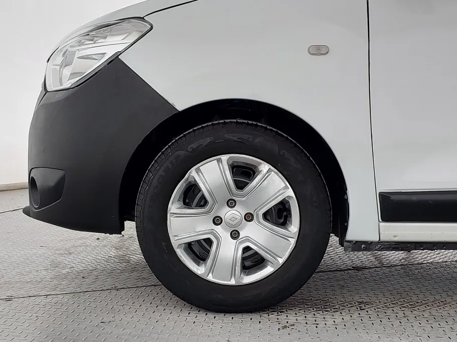 2020 Renault Docker Van بضاعة