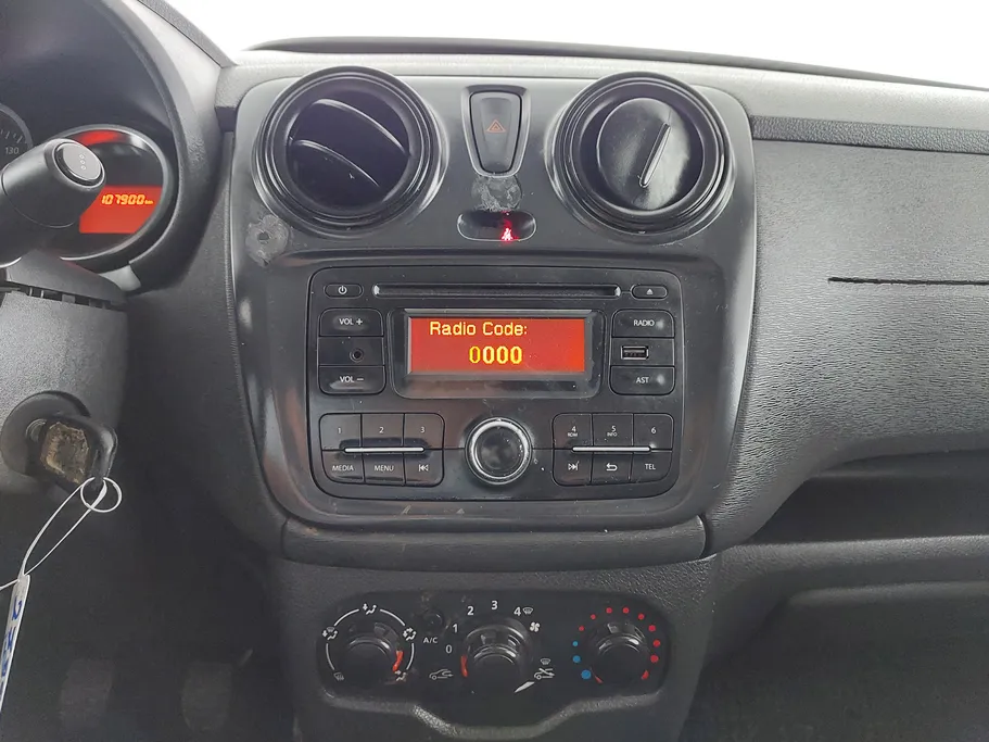 2020 Renault Docker Van بضاعة