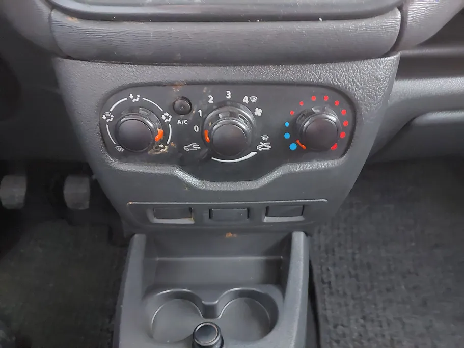 2020 Renault Docker Van بضاعة