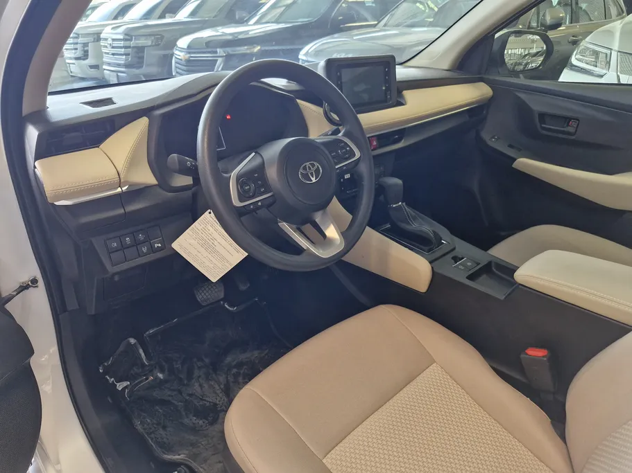 2024 Toyota Yaris  Y Plus 