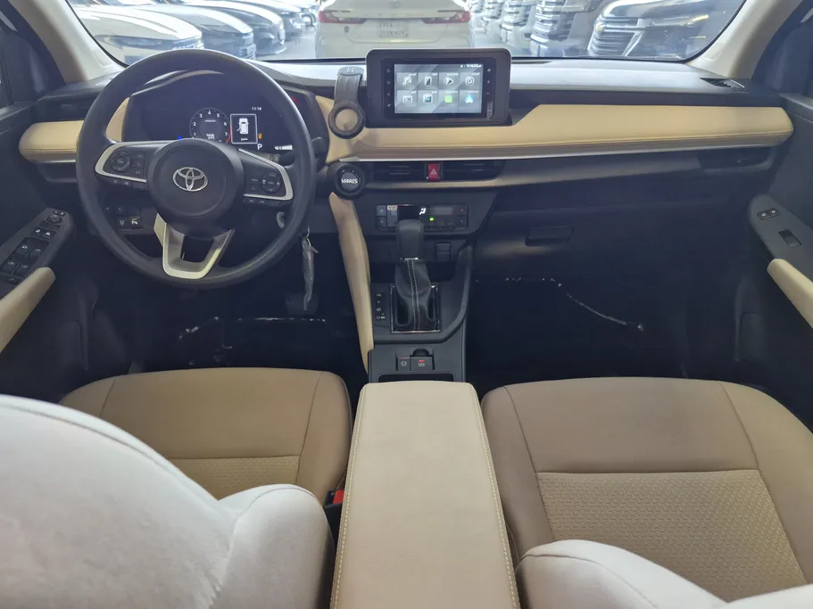 2024 Toyota Yaris  Y Plus 