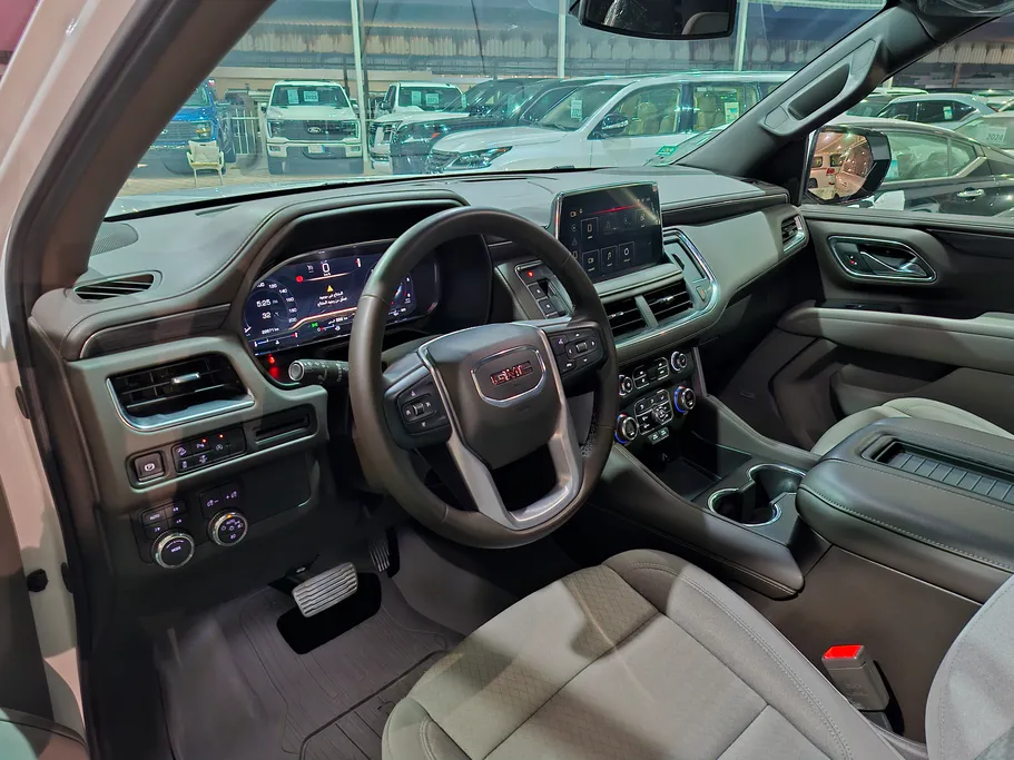 2024 GMC Yukon SLT