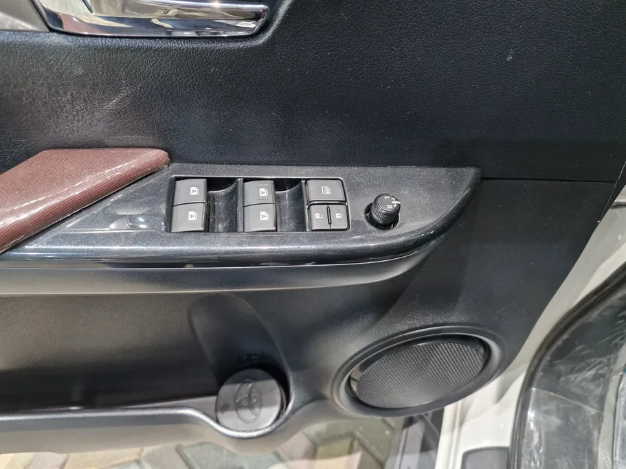 تويوتا هايلكس SGLX 4X4 AT DSL 2024