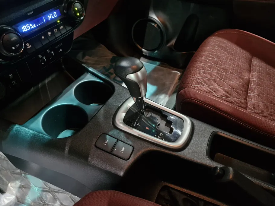 تويوتا هايلكس SGLX 4X4 AT DSL 2024