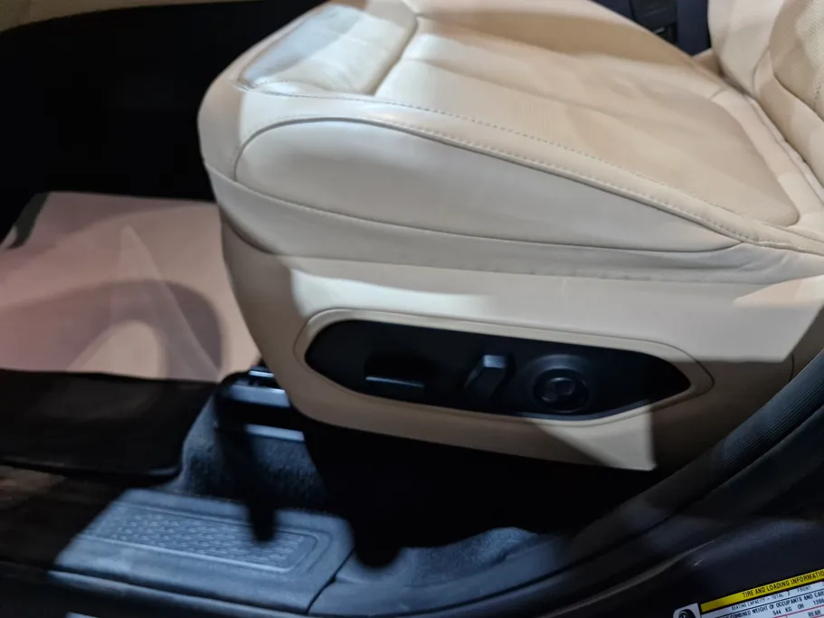 جيب جراند شيروكي ليمتد 2022 