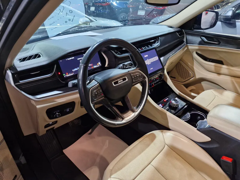 جيب جراند شيروكي ليمتد 2022 