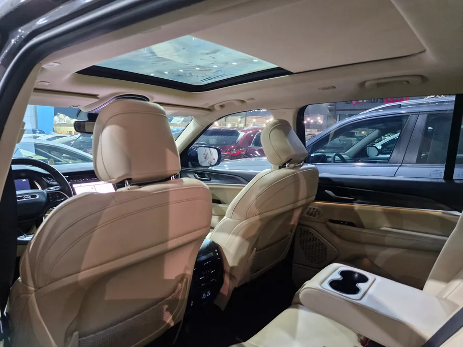 جيب جراند شيروكي ليمتد 2022 