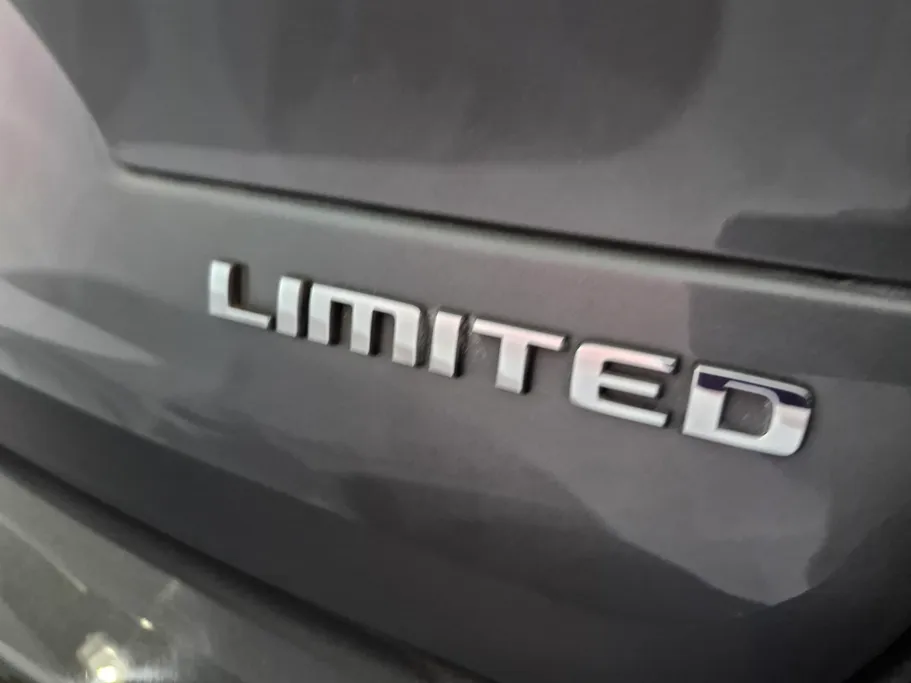 جيب جراند شيروكي ليمتد 2022 