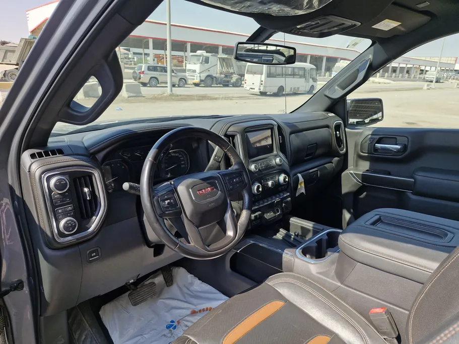 2023 GMC Sierra AT4