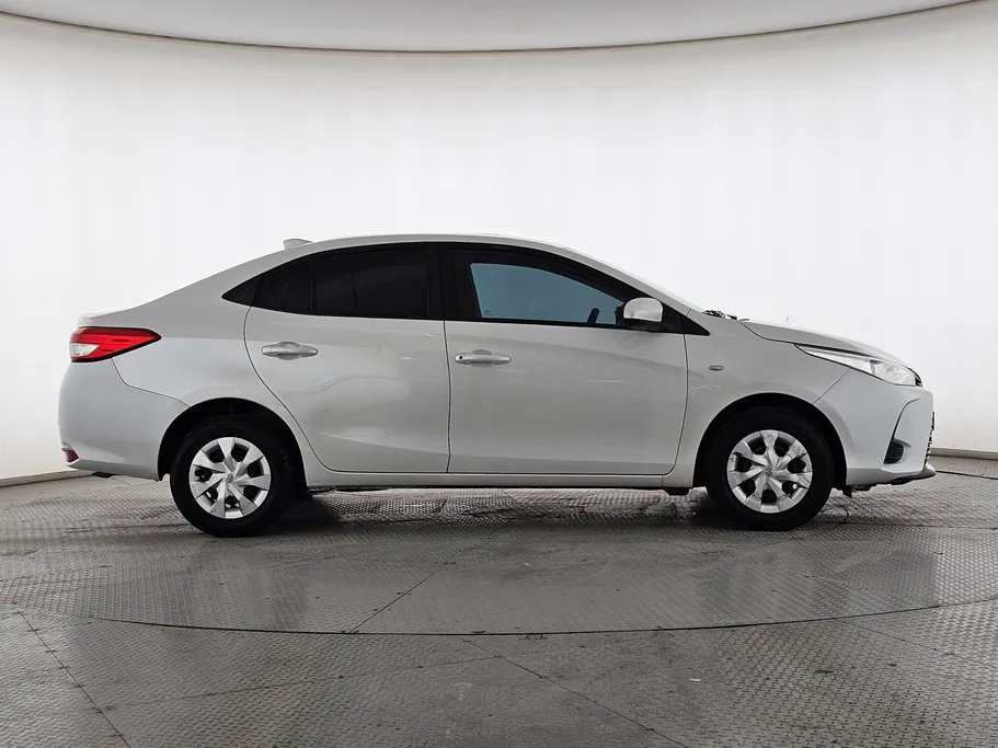 تويوتا يارس Y 2021