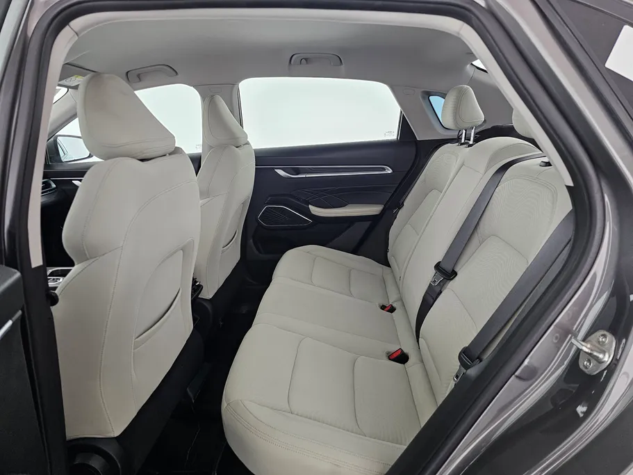 جيلي امجراند GS 2023