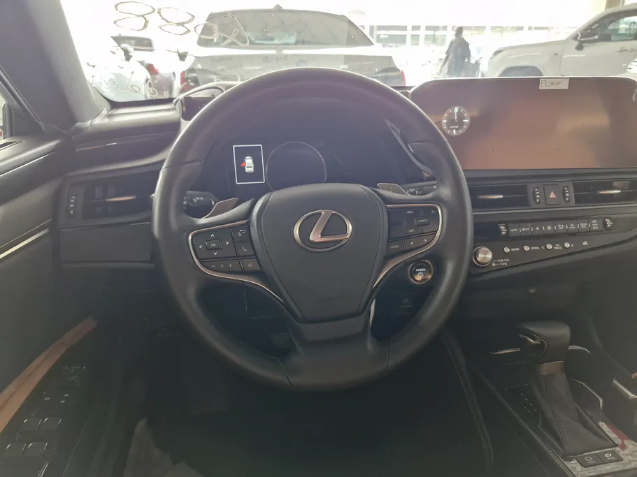 2024 Lexus ES 300 H