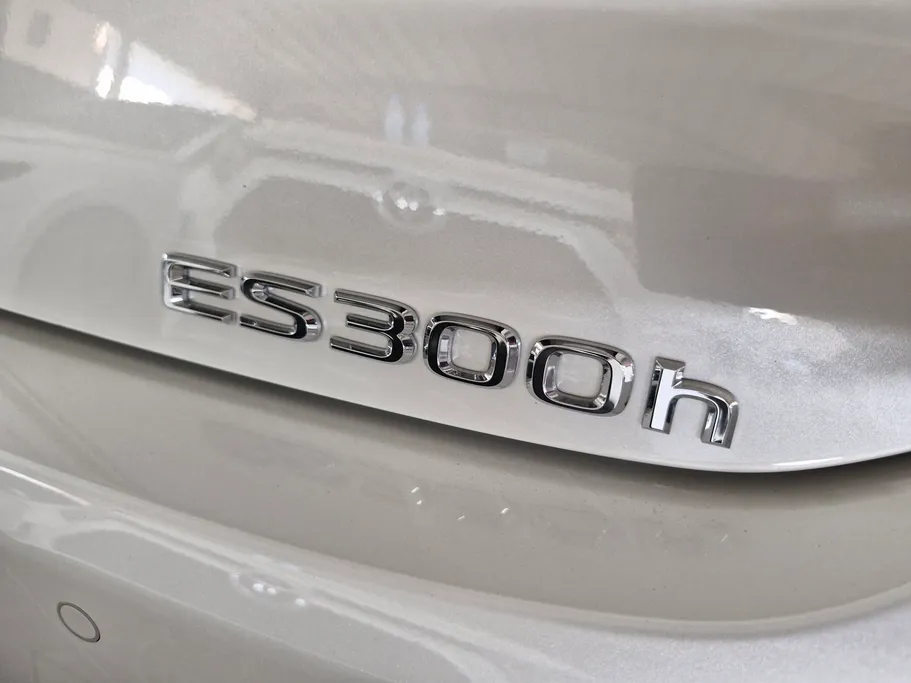 2024 Lexus ES 300 H