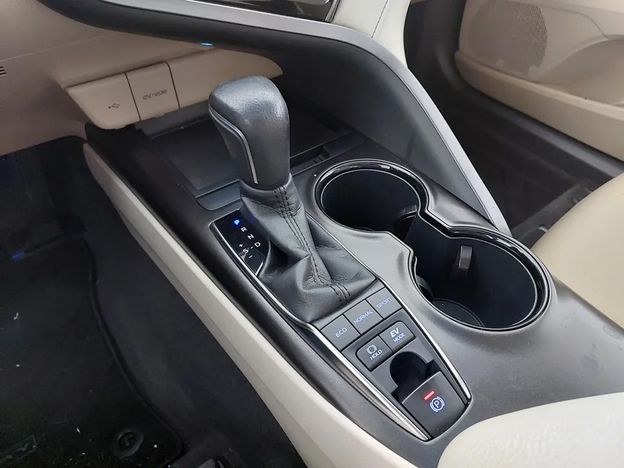 تويوتا كامري GLE HEV  2021 