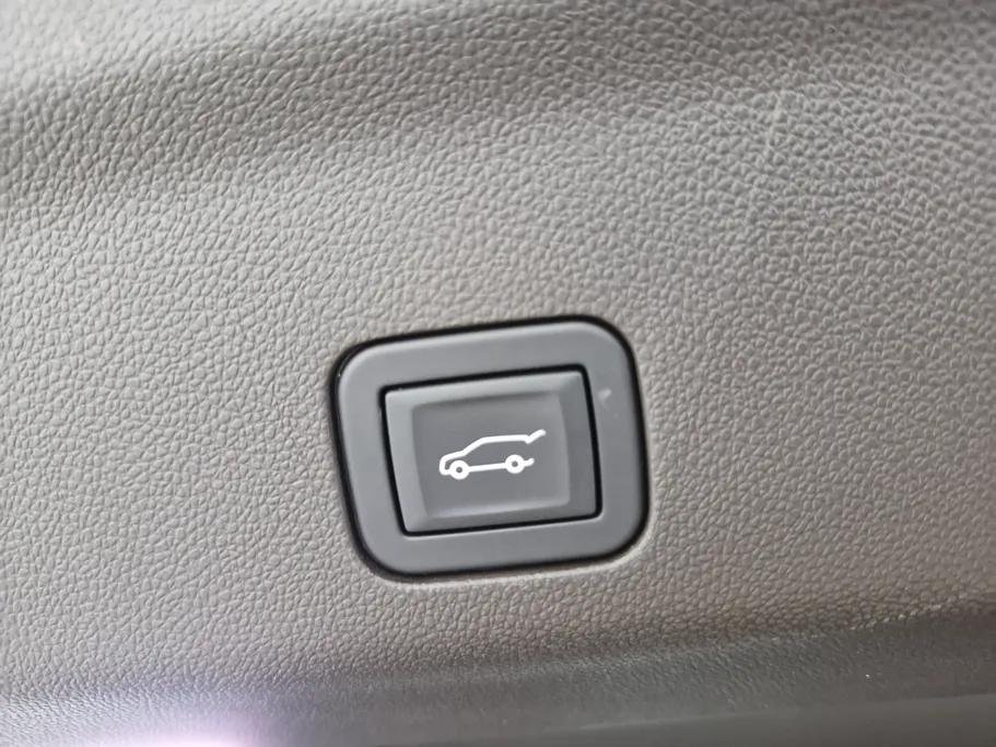 2023 جي إم سي  Yukon SLE