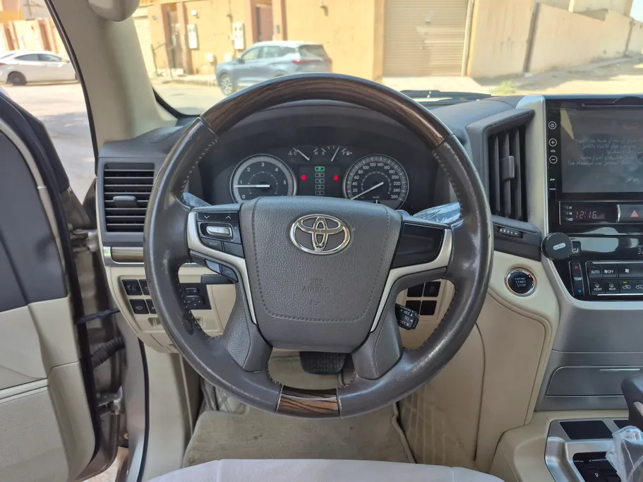 تويوتا لاندكروزر GXR 2020 